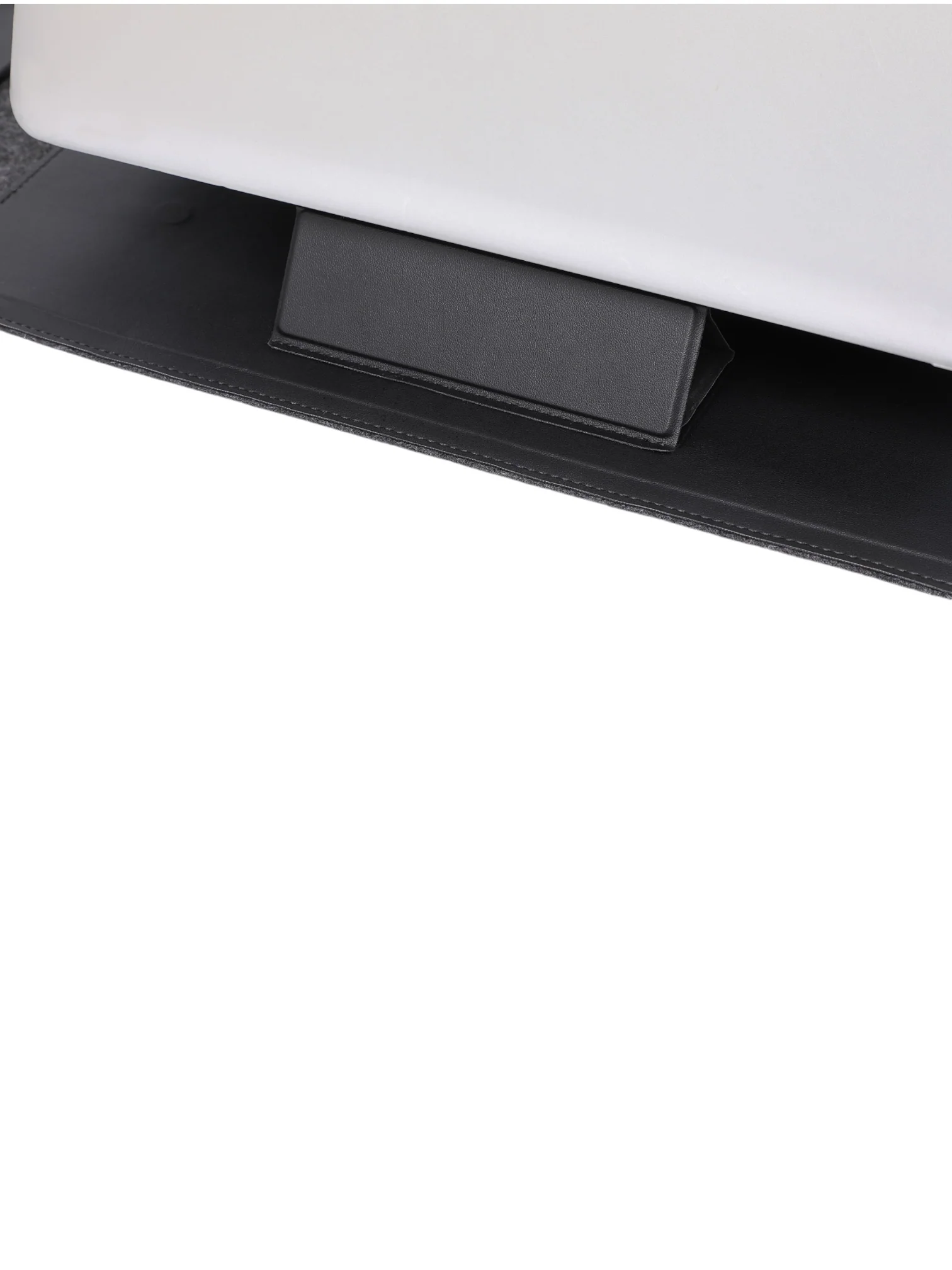 Savvy Wireless Charging Laptop Sleeve 5-1 - Image 11