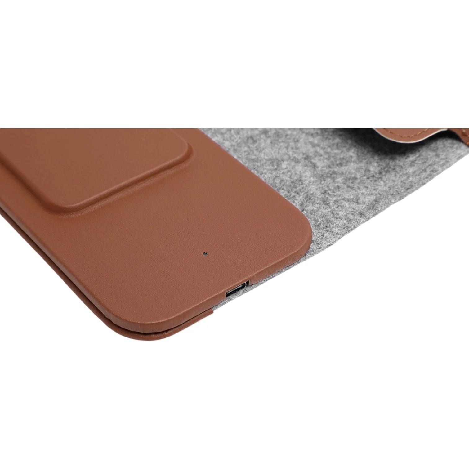 Savvy Wireless Charging Laptop Sleeve 5-1 - Image 25