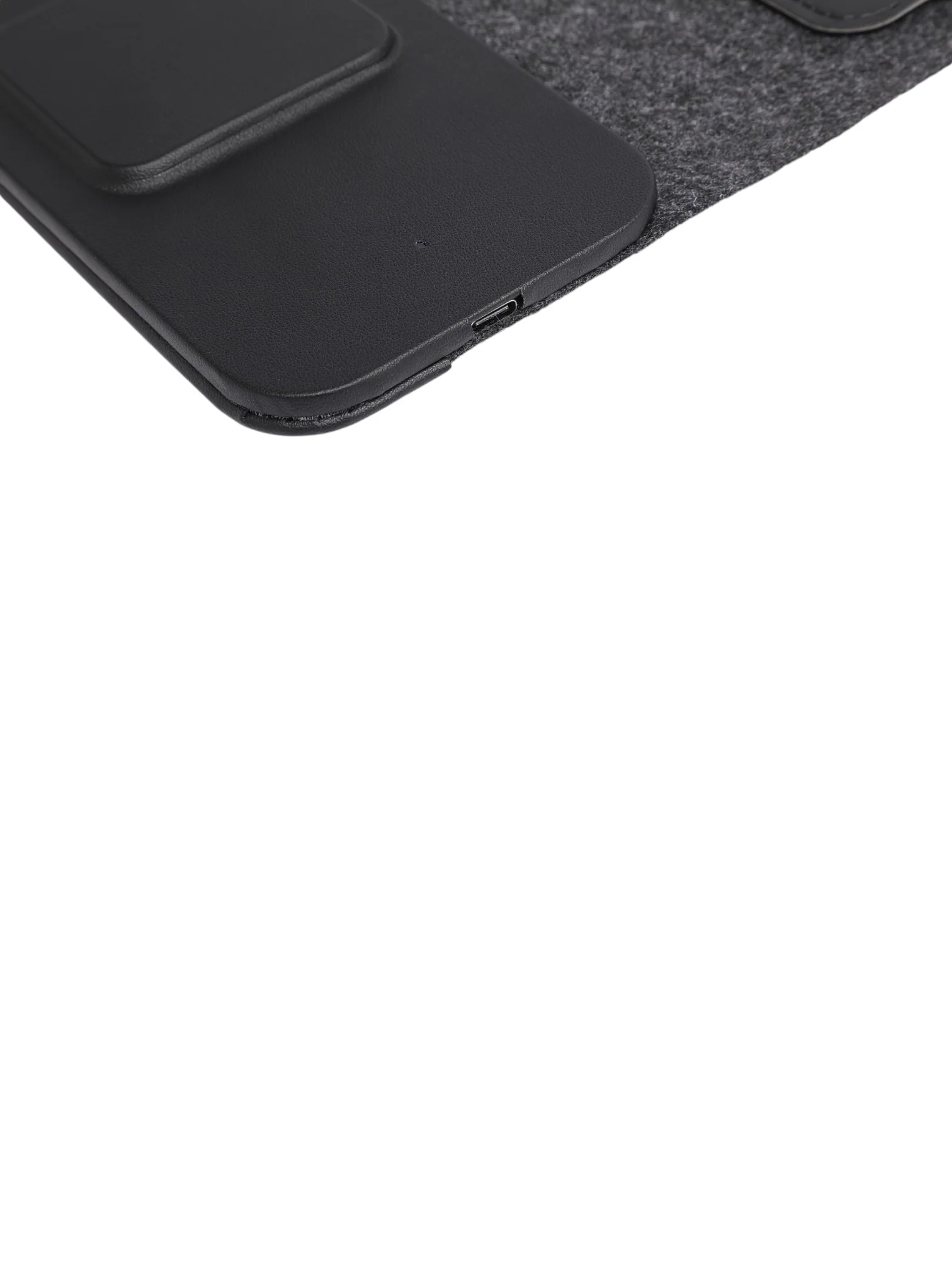 Savvy Wireless Charging Laptop Sleeve 5-1 - Image 28