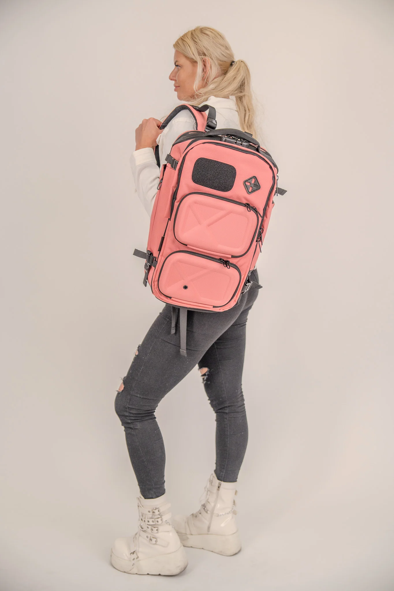 The Backpack Islanders Guava Intense - Image 11