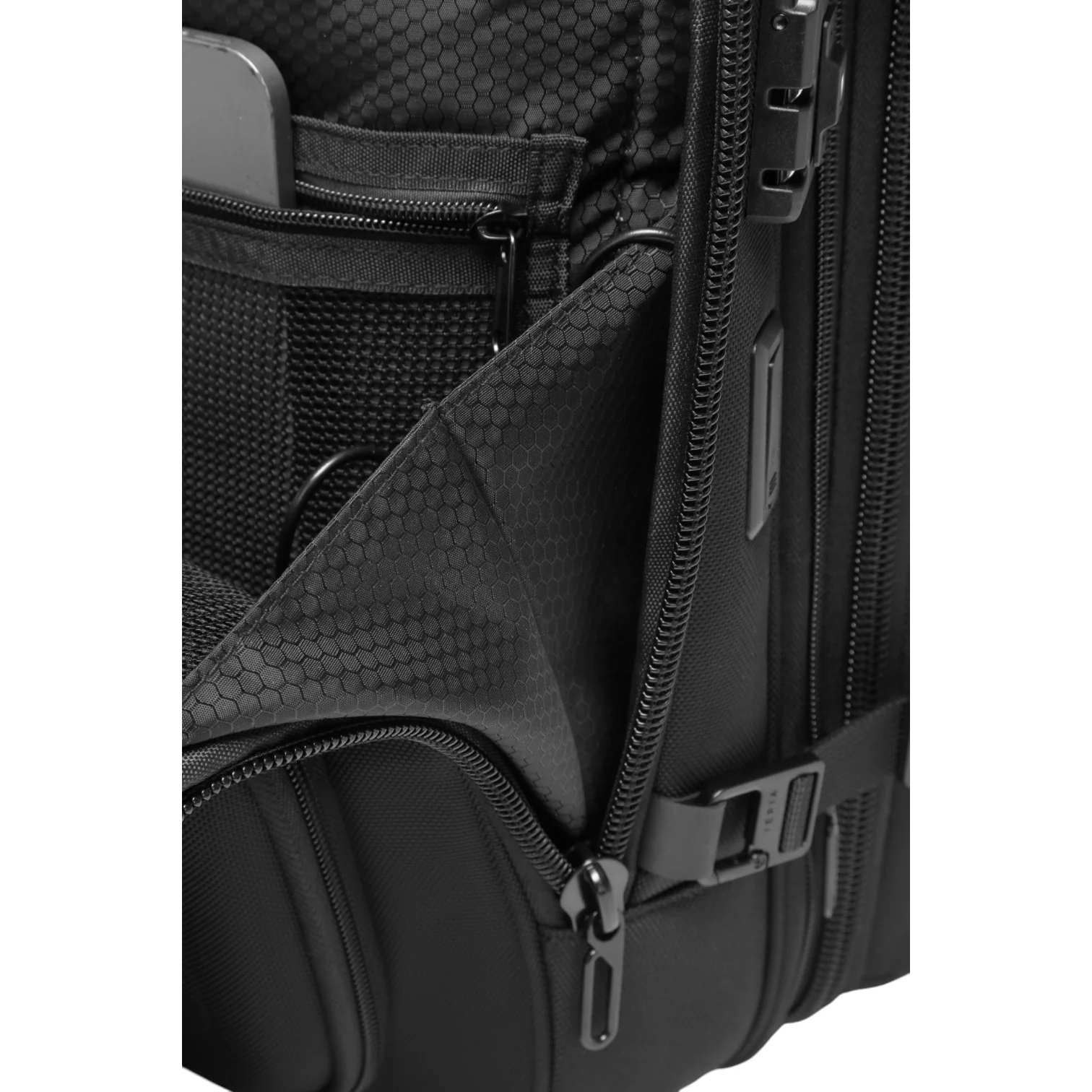 The Savvy ROLLERPACK - Image 55